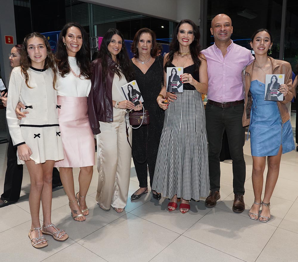 Denise Póvoa e Família
