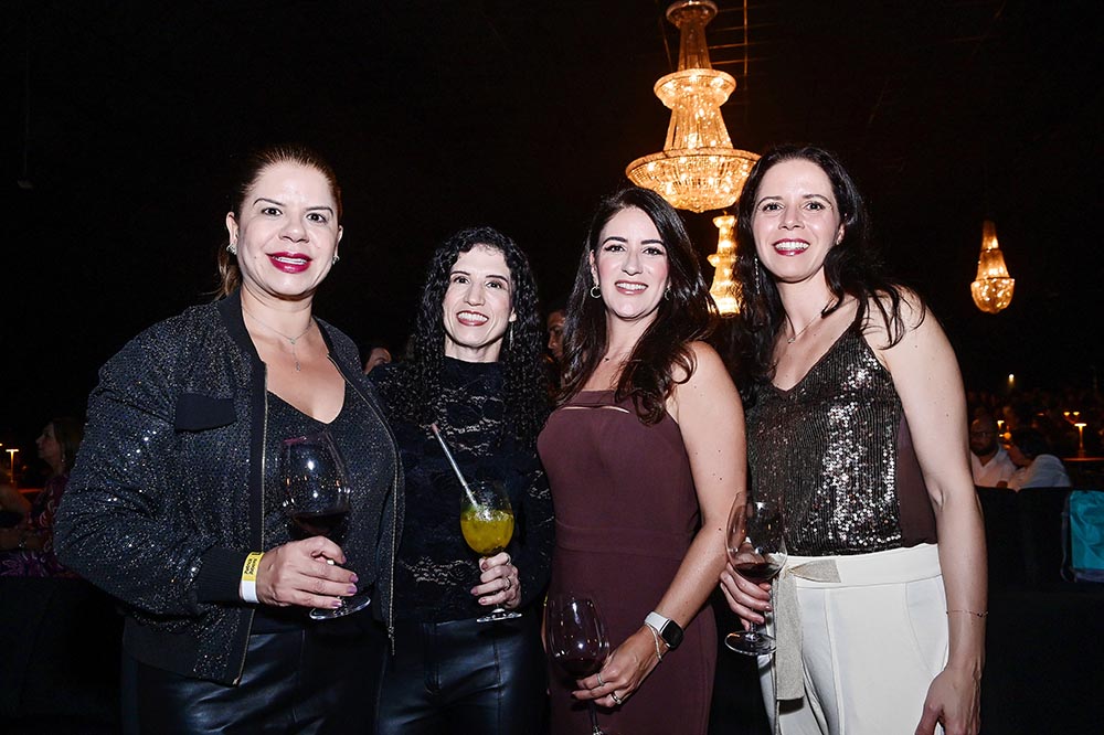 Letícia Ruggiero, Giovana Gama, Andreza Devens e Kelly Oliveira
