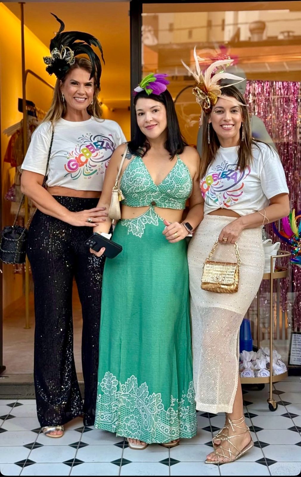 Milena Gobbi, Amanda Tayse e Dani Freixo em esquenta ontem pro carnaval na Joaquim Lírio