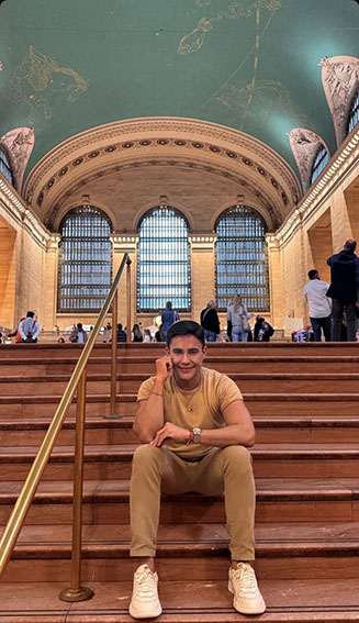 Ricardo Silveira está em NY onde curte dias de férias e atualização nas novidades da área da beleza