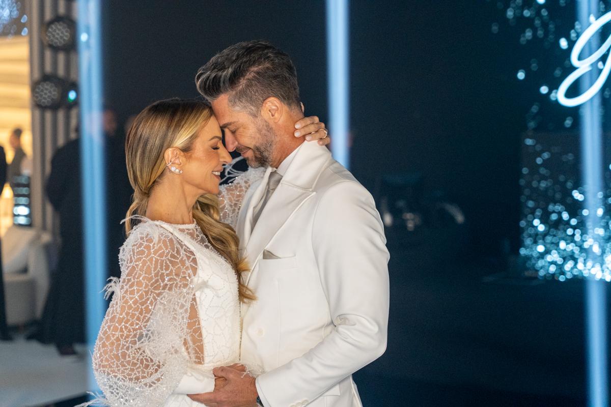 Giovanna e André Rosa comemoraram no último dia 18, Bodas de Prata, com super festa em Vitória no seu Le Buffet Master
