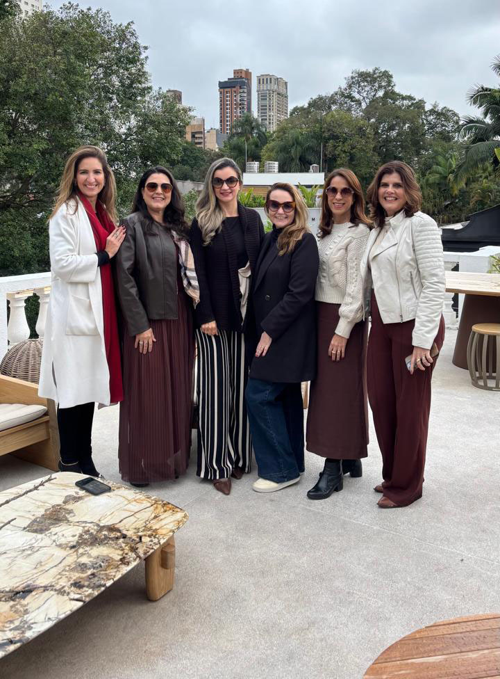 Emília Lopes, Carol Daros, Juliana Reissinger, Cris Locatelli, Cynthia Fernandes e Ruth Rebello