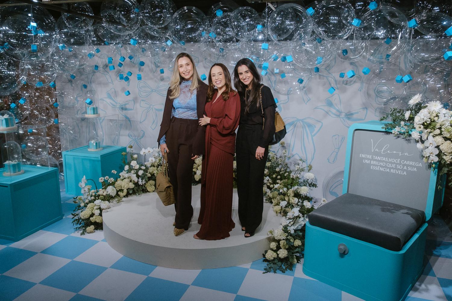 Samanta entre Maria Cecilia e Barbara Louise _ Crédito Família Trevizani