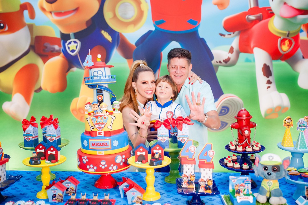 Dayana e Juninho Santos com o filho Miguel