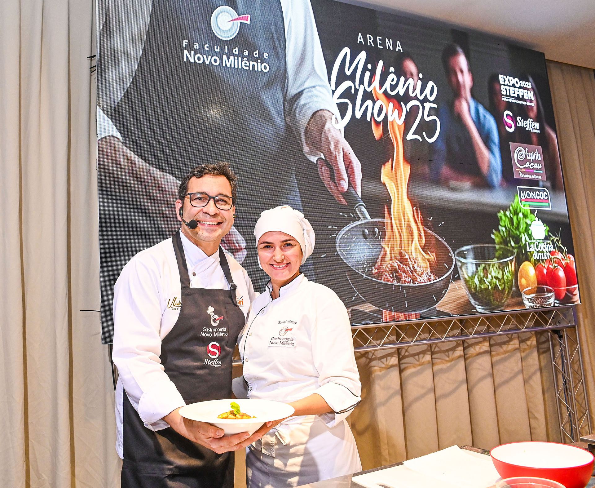 O chef Ari Cardoso ensinou a fazer uma Moqueca de Nhoque de Banana da Terra