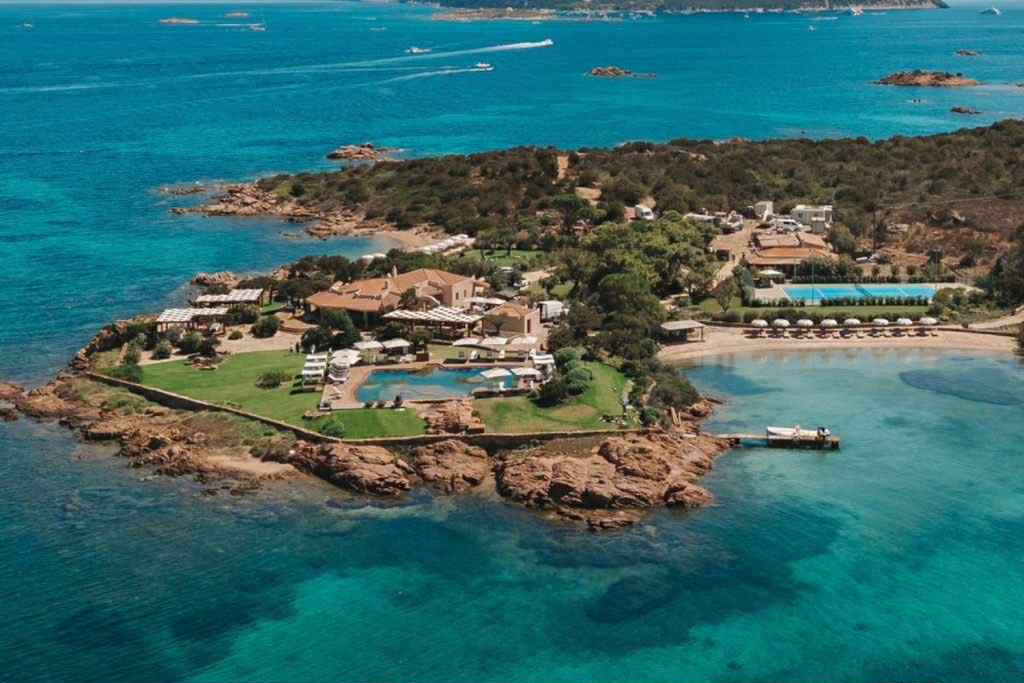 Por dentro do novo beach club do Fasano na Sardenha!