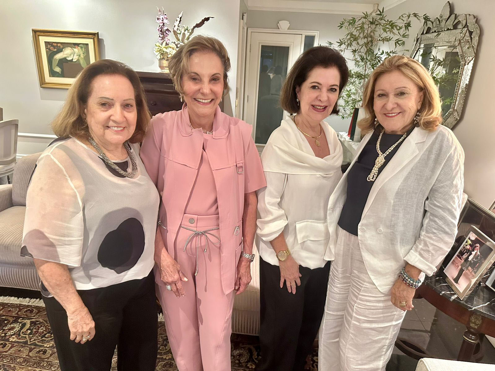Ana Maria Coelho, a anfitriã Martha Paiva, Gracinha Sarkis e Carlota Gottardi