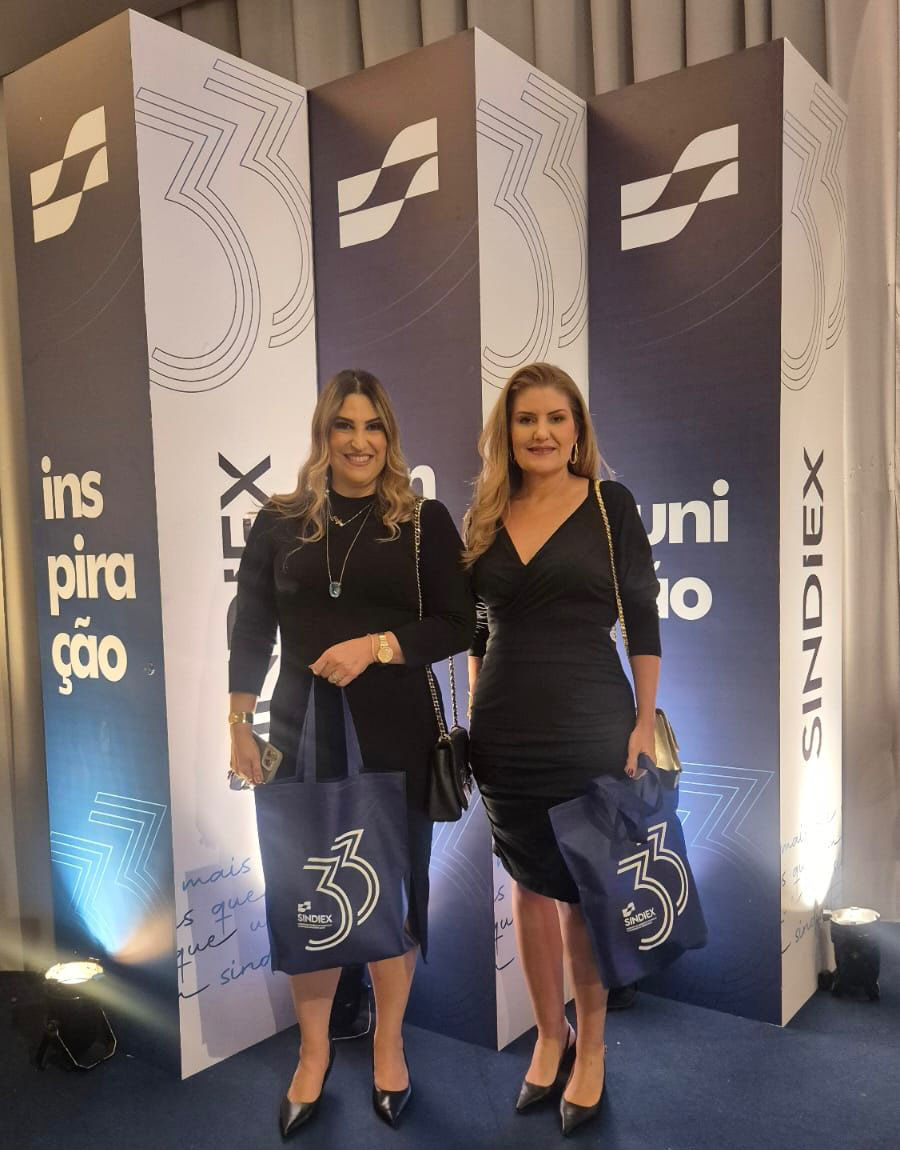 Cintya Scardua e Juliana Costa na festa de 33 anos do Sindiex, última quinta-feira no Le Buffet Master