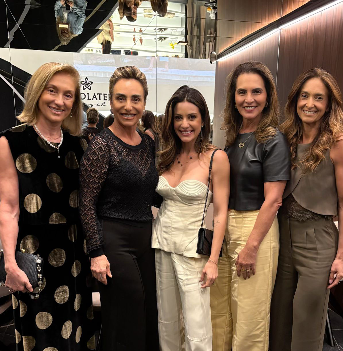 Fátima Arpini, , Renata Pacheco, Ieda Pontes, Denise Gazzinell e Karla Abadi, na FormVix, da Praia do Canto, no evento Form Iorane