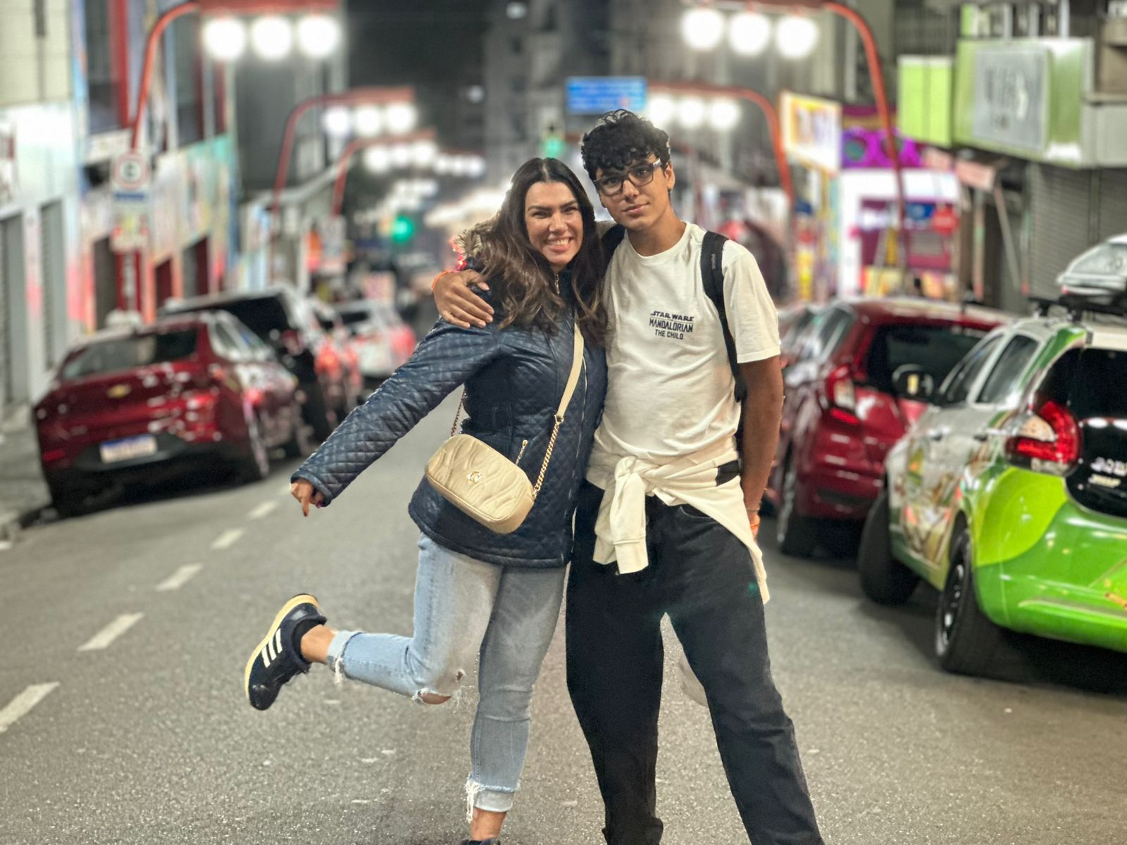 Penha e Matheus Arraz, mãe e filho aproveitando São Paulo. Crédito Divulgação