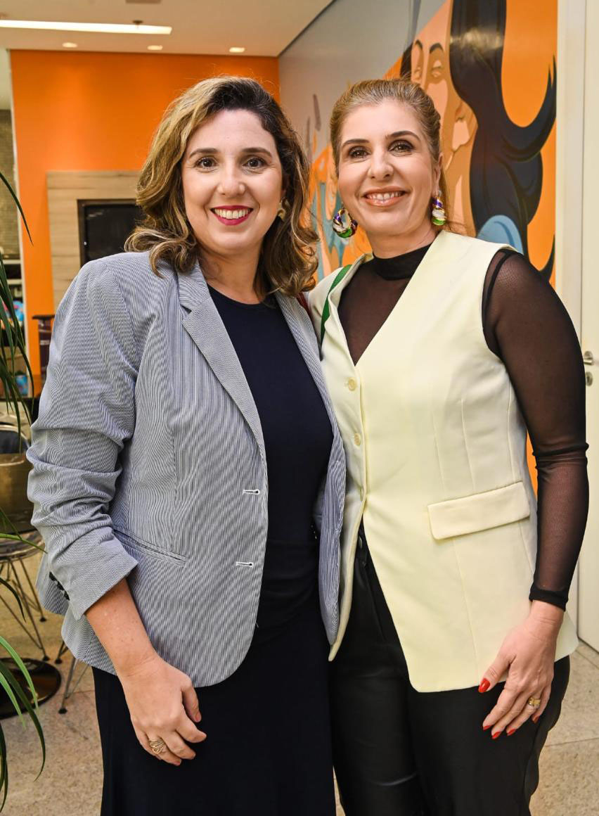 Roberta Girelli e Tatiana Puppim em evento com degustação de espumantes exclusivos. Crédito_Cloves Louzada