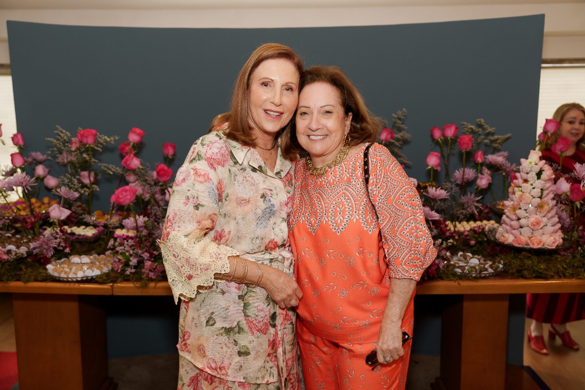 Mary com Ana Maria Coelho que assinou a decoração da festa