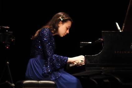 A jovem pianista Sara Canal