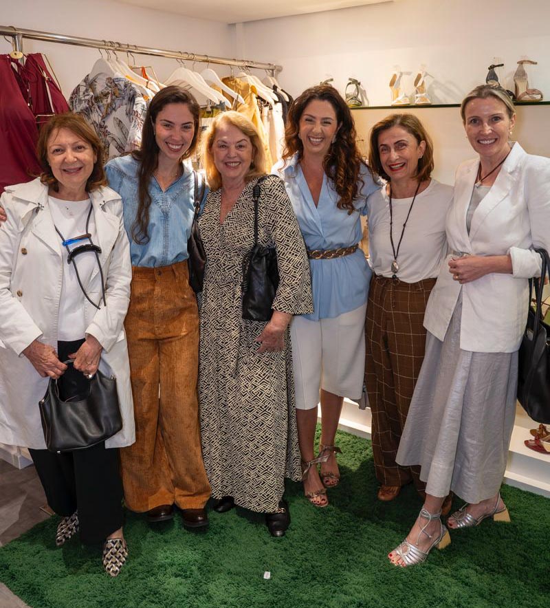 Célia Colodete, Elisa, Aparecida e Marianne Assbu, Tereza Nader e Alda Libard