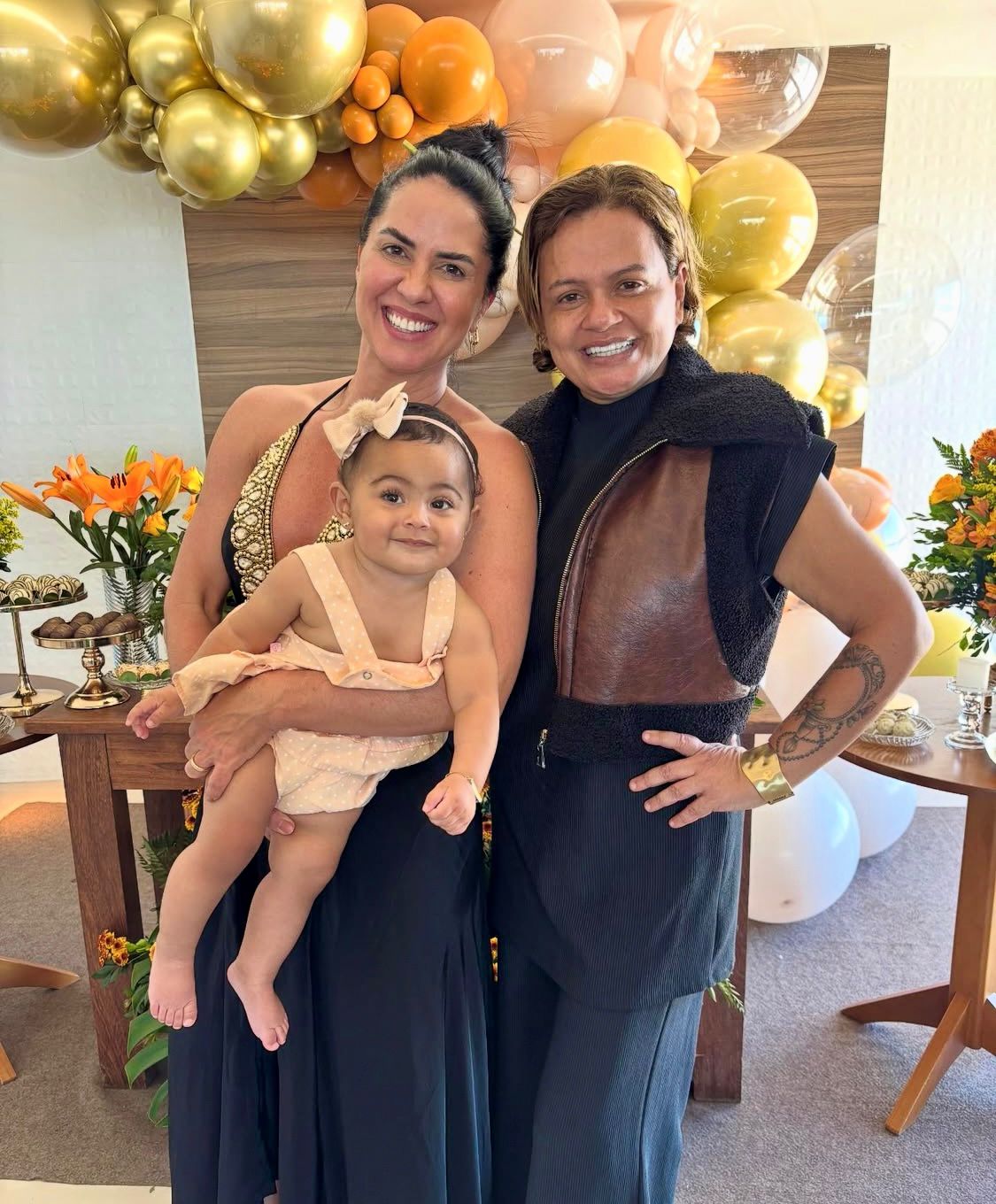 Graciele Lacerda com a fofíssima filha Clara e Karla Brandão