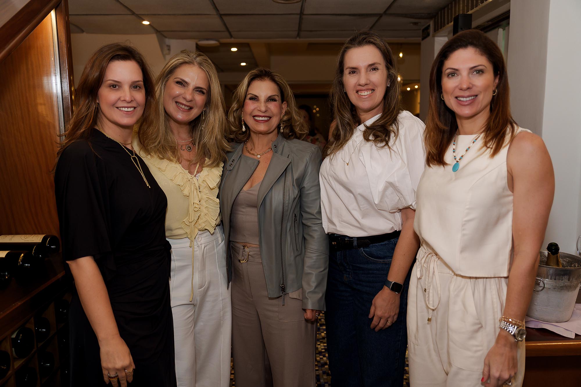 Thais Helal, Cristine Moulin, Beth Ribeiro, Jacqueline Helal Bonadiman e Ana Paula Helal