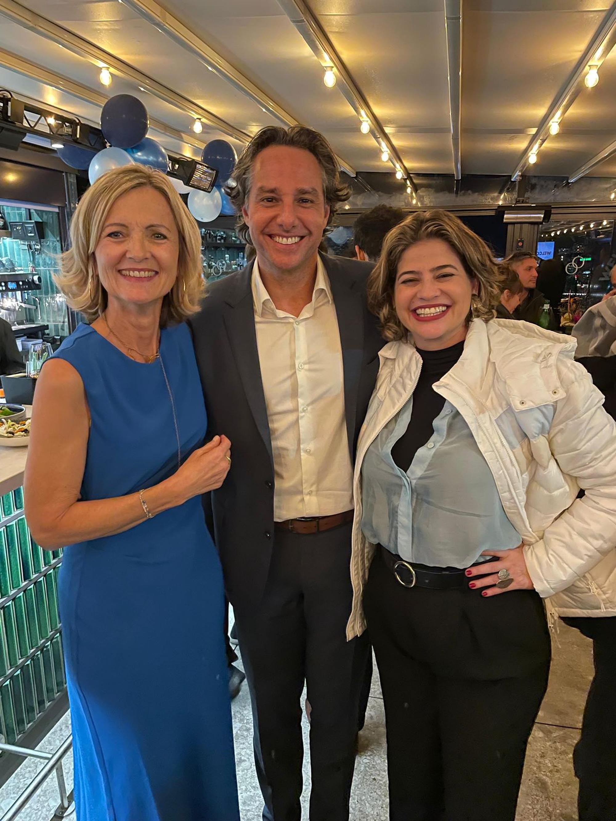 A CEO da ESW Vision, Petra Bruckmueller, com o CEO da Drycom, Gustavo Couri e Liliana Nóbrega, em Copenhagen, em jantar privativo