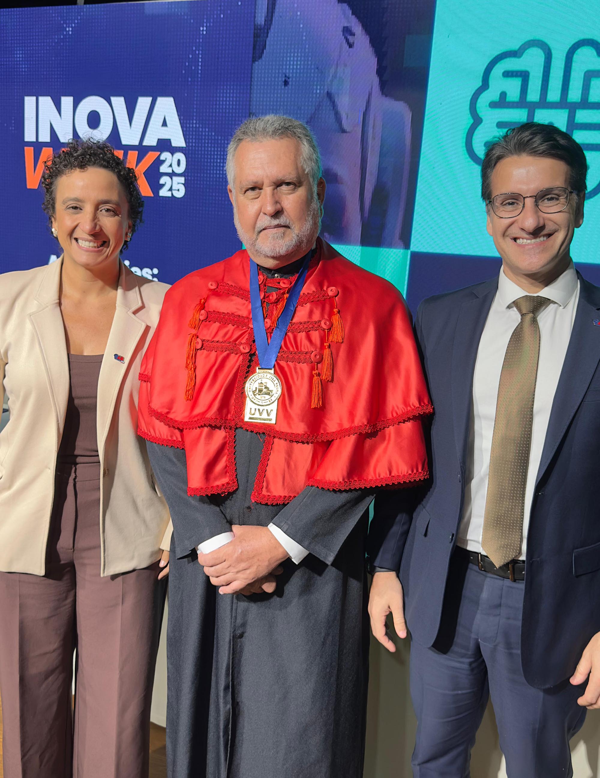 Erica Neves, presidente da OAB-ES; Carlos Alberto Pimentel Uggere, professor universitário; e José Antônio Neffa Júnior, tesoureiro da OAB-ES