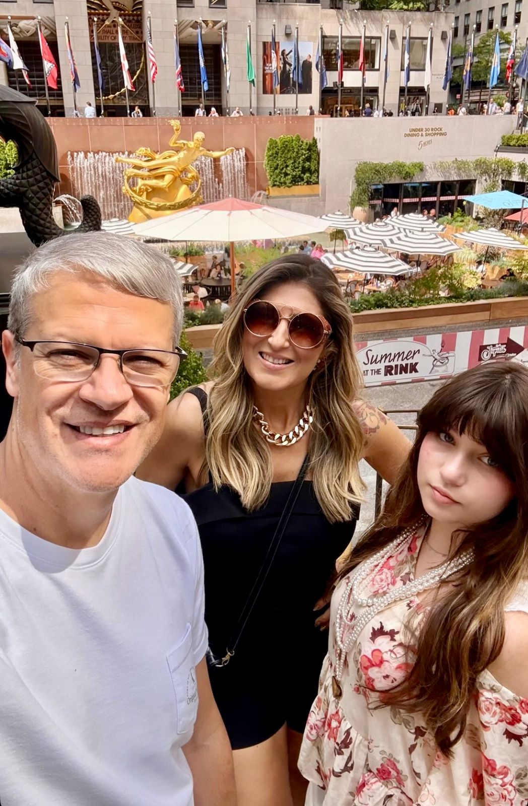 Flávio Azevedo e Tatiane Gomes com a filha Liege