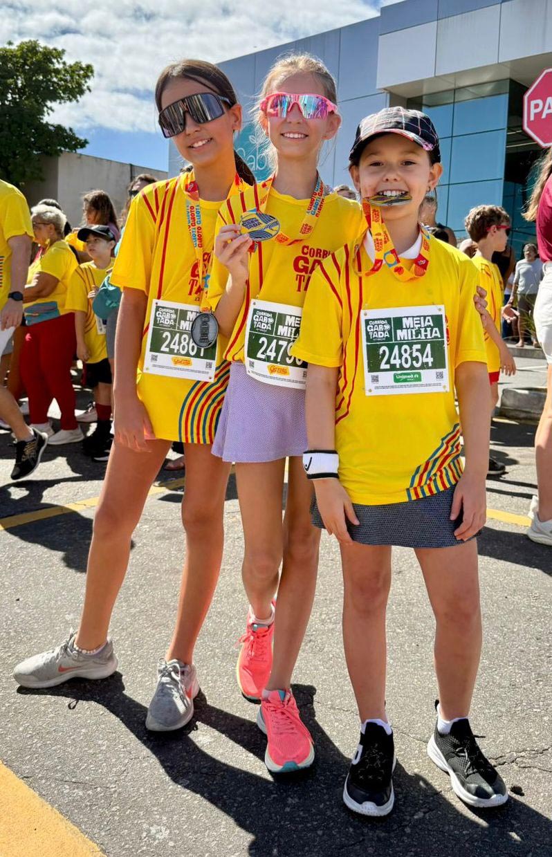 As amigas Maitê Gomes, Antonela Ferrari e Letícia Lobato estreiando na corrida que aconteceu ontem, domingo.