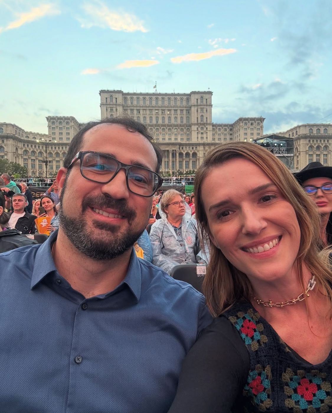 O casal Chico e Kika Guzzo no Andrea Bocellis Concert no Parliament Palace of Bucaresti, na Romênia, onde eles moram.