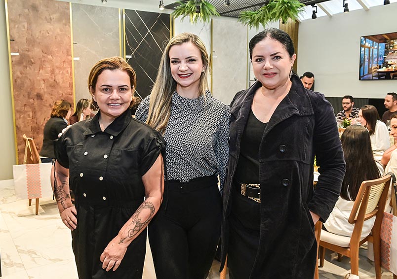 A chef Karla Brandão, Juliana Reissinger e Lane Marianelli