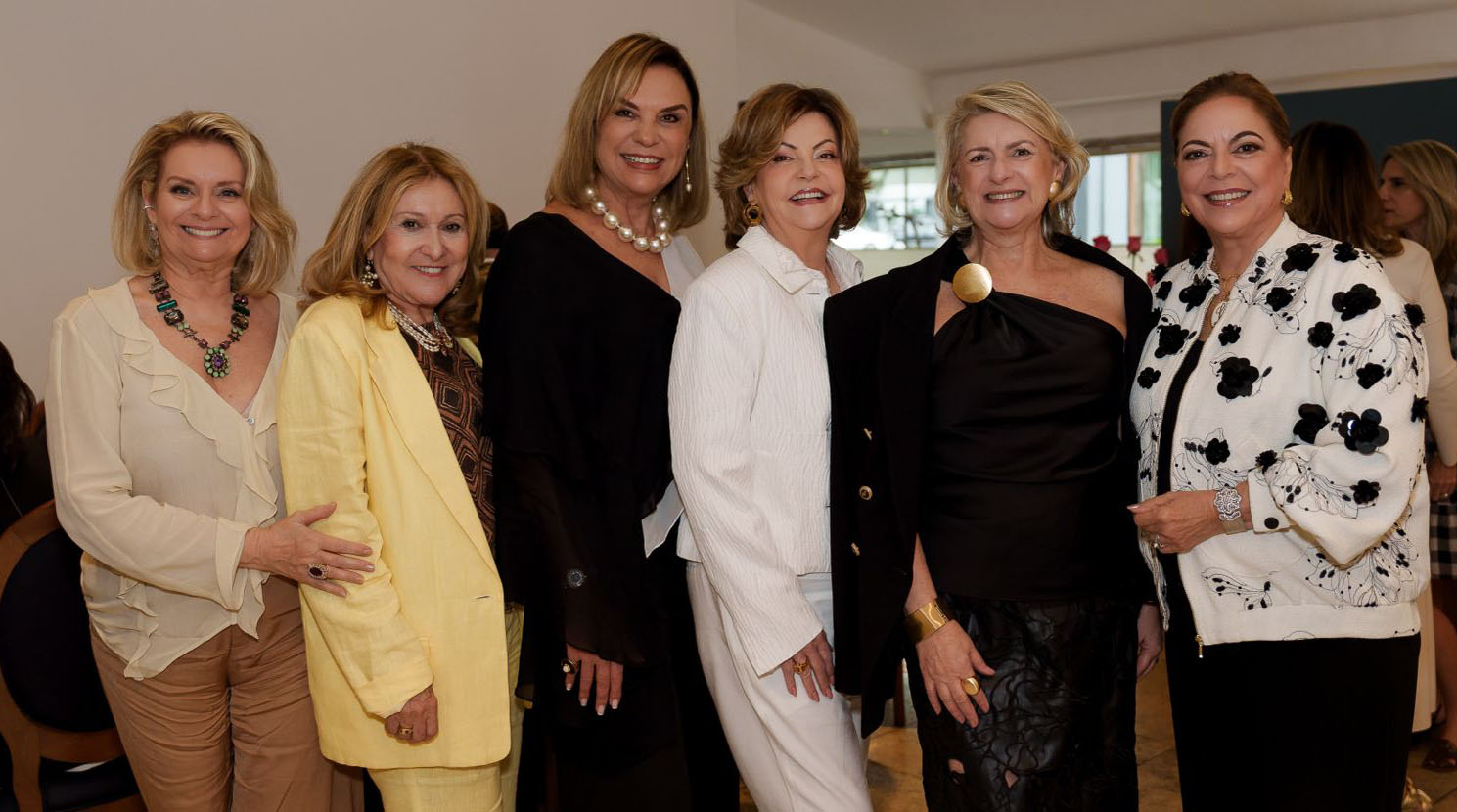 Solange Herkenhoff, Carlota Gottardi, Kafa Junger, Carmen Prates, Gracinha Nader e Letícia Pernambuco