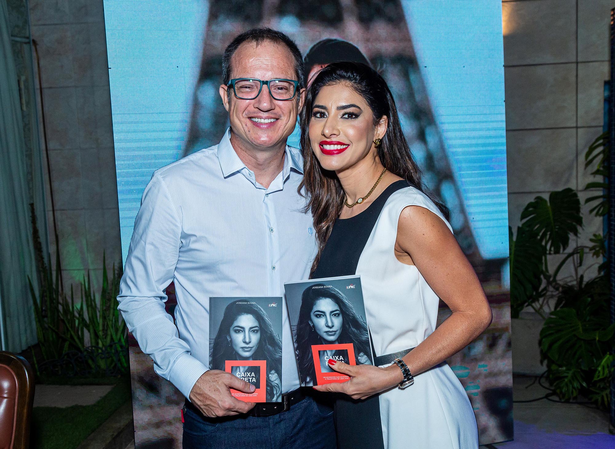 Joseana Sousa sendo prestigiada por Marcel Carone  Crédito_Ronaldo Cobra