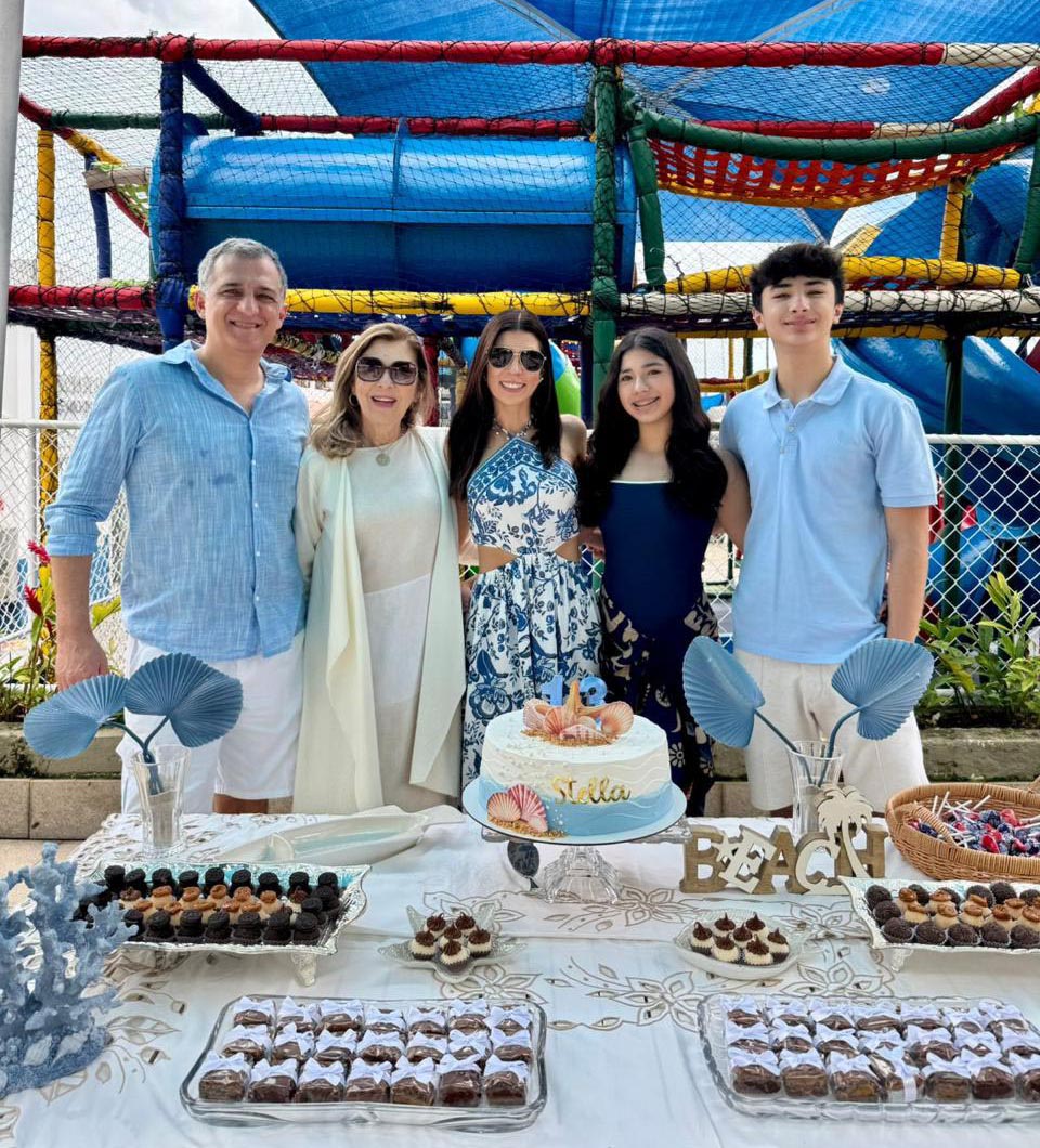 Renato Ribeiro Aguiar, Wanda Alckmin , Andrea Camargo Ribeiro, Stella a aniversariante, e o irmão Guilherme