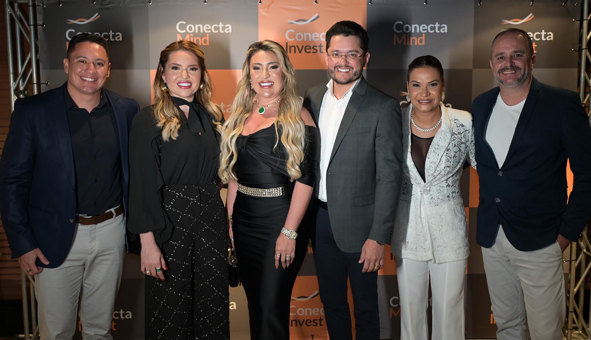 Thiago Macedo, Jullyanne Lyra, Mayanna Lyra, Flávio Lyra, Michele Mega e Thyago Silva