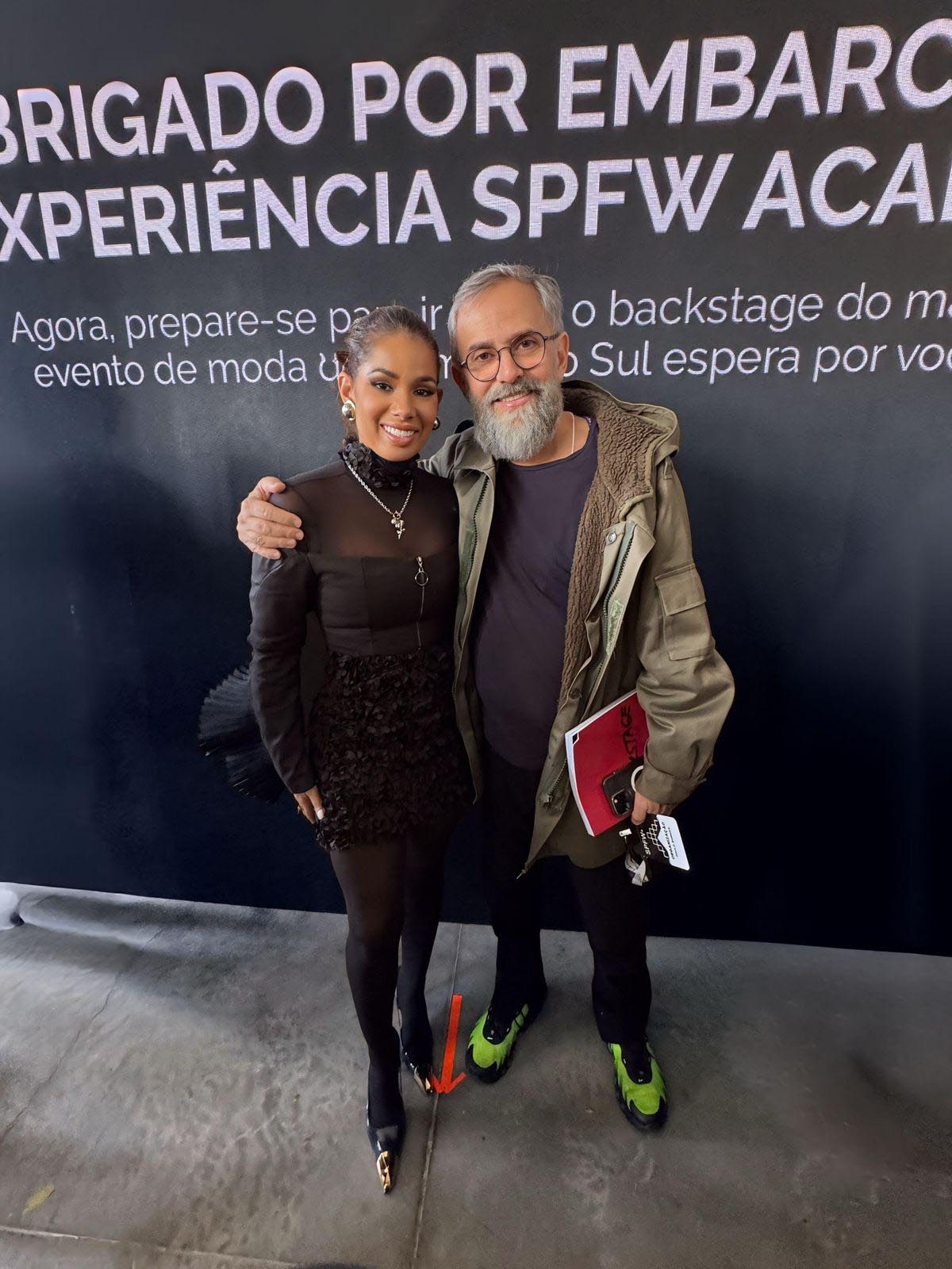 A estilista Mylla Rodrigues com Paulo Borges