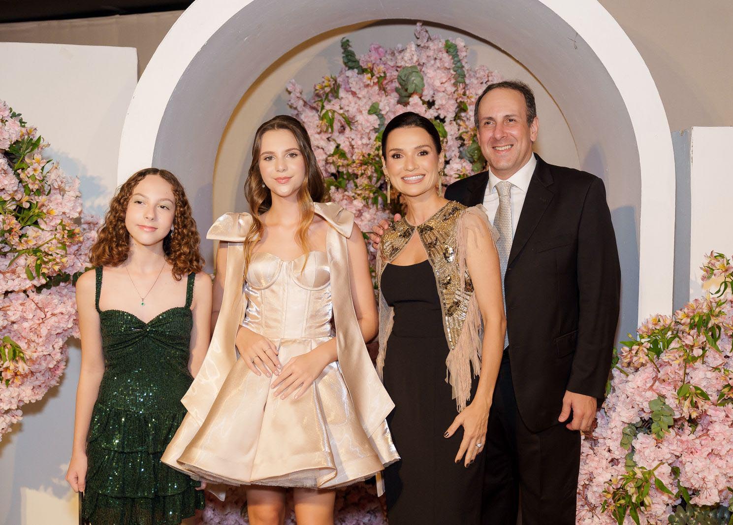 Liz com o tio Rodrigo Barros e família