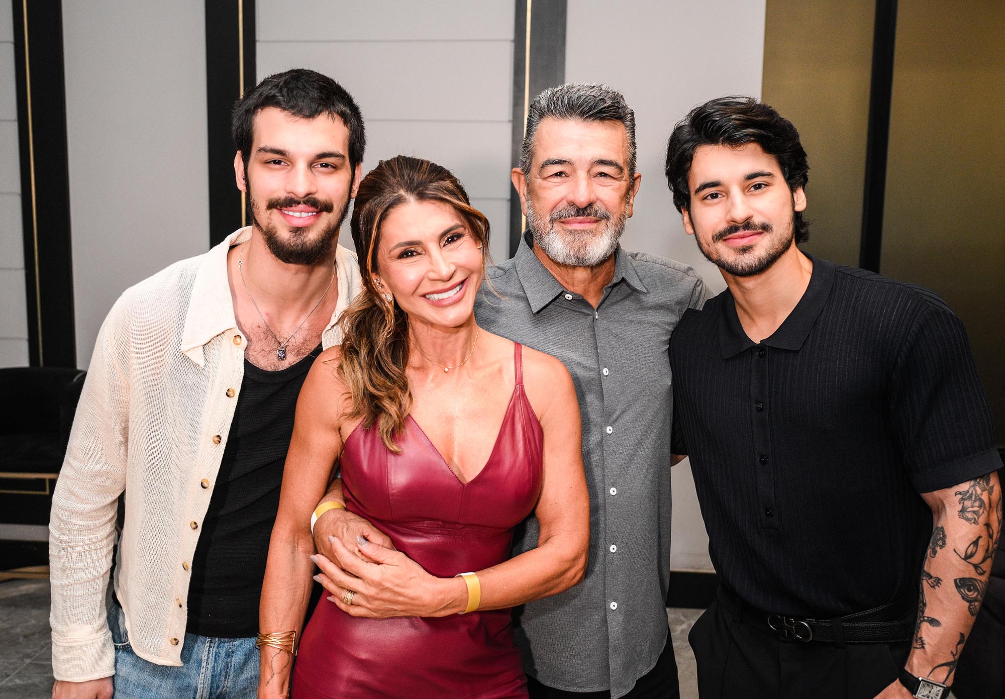 Helena Paganini e Paulo César Nascimento com os filhos Guilherme e Victor
