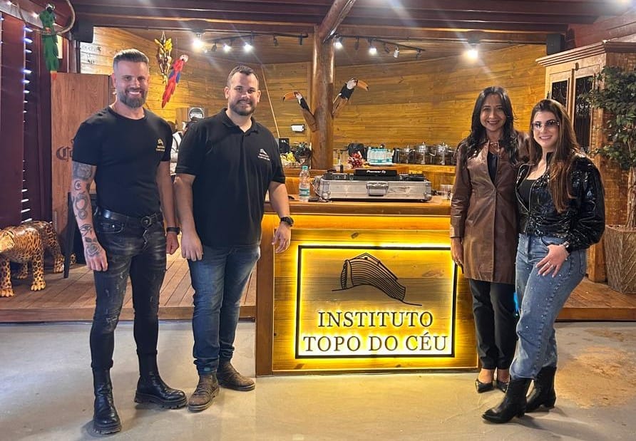Ismael Rodrigues de Oliveira, João Paulo Rodrigues Oliveira, Ana Cláudia Simões e Janaina Rodrigues Oliveira.