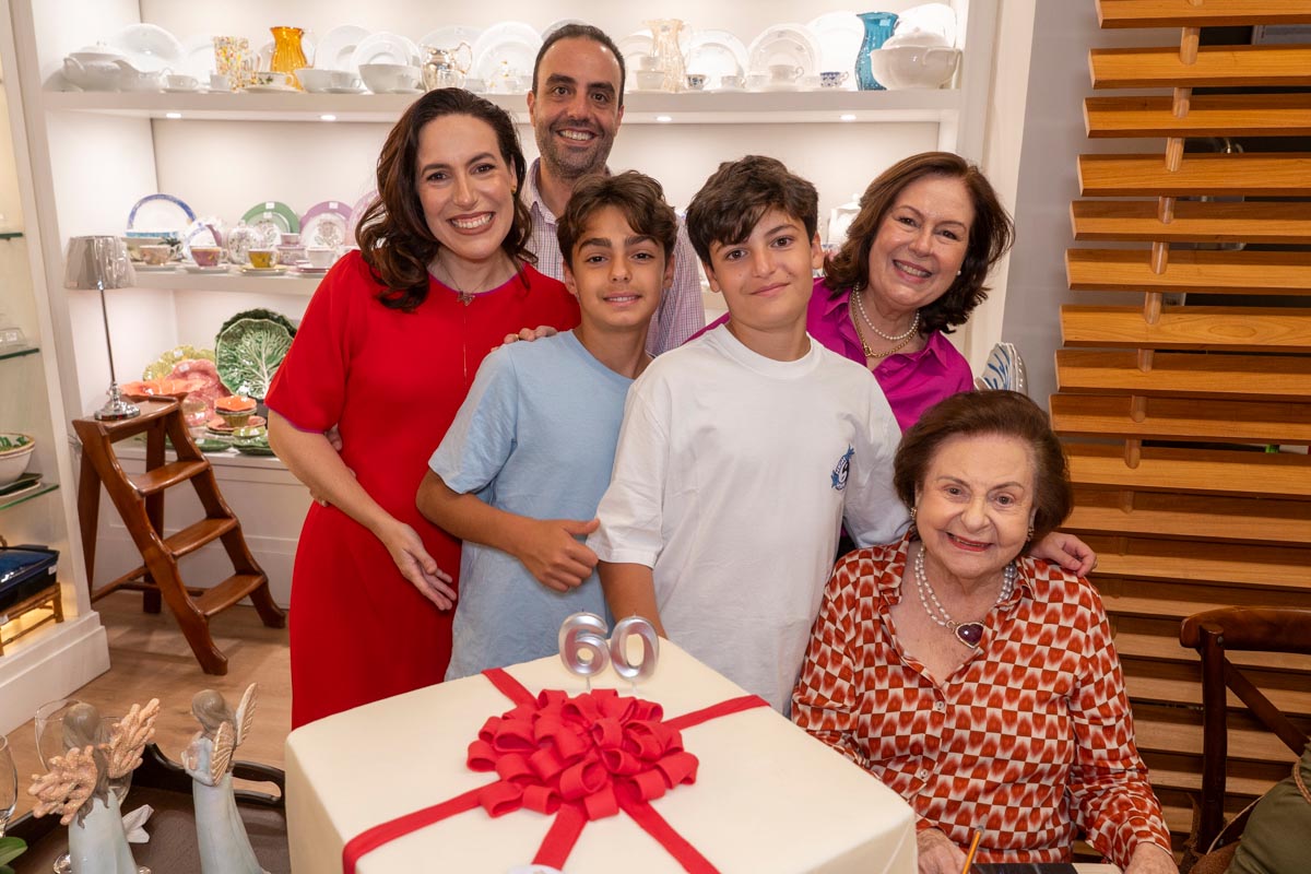 Odely com a filha Andreza , netos e Bisnetos