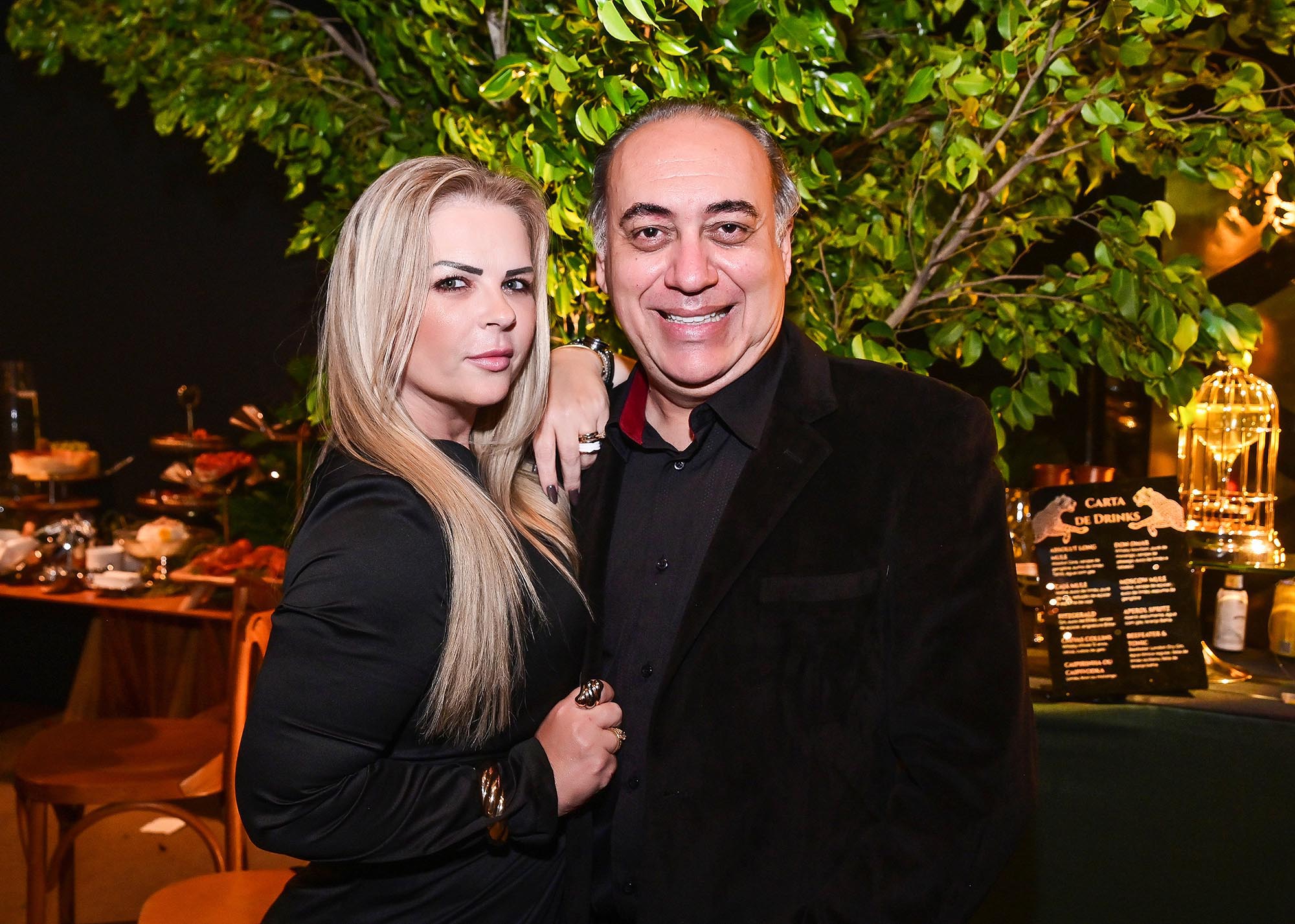 O casal Christiane Assad e Sildinho Spalenza em recente festa na Ilha _ Cloves Louzada