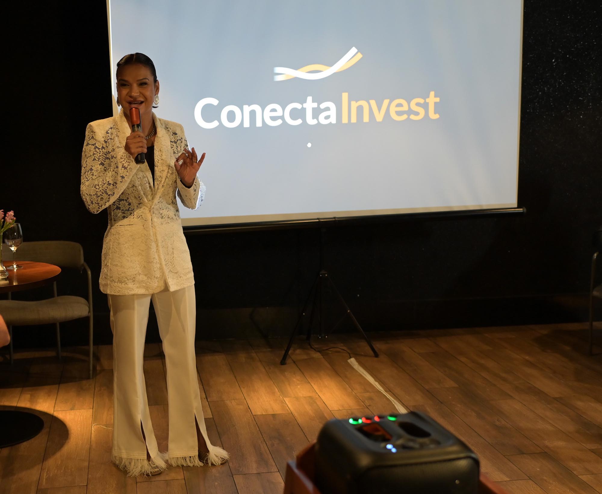 Apresentação de Michele Mega