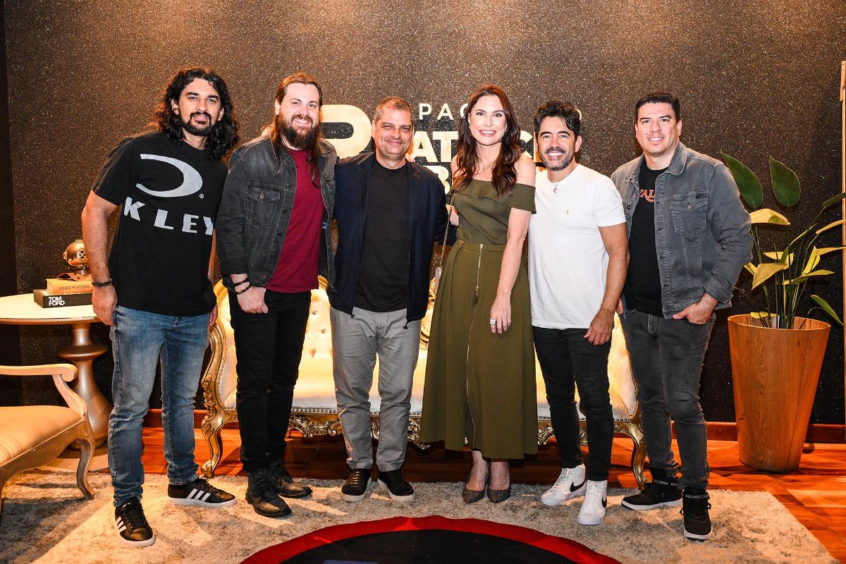 Patrick Ribeiro e Debora Veronez com a Banda Liga Joe