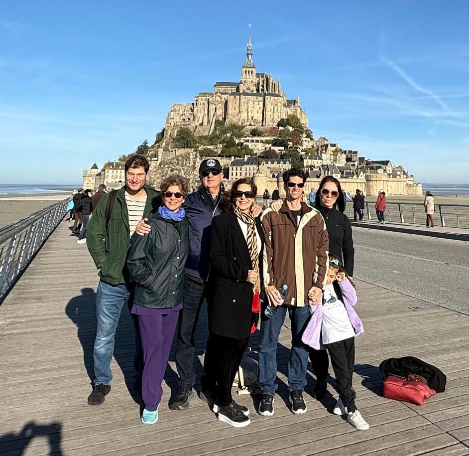 Em Monte Saint-Michel com familiares