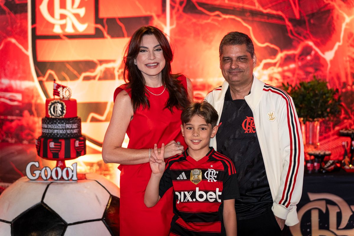 Patrick Ribeiro e Débora Veronez celebram 10 anos de Benjamin em Vitória