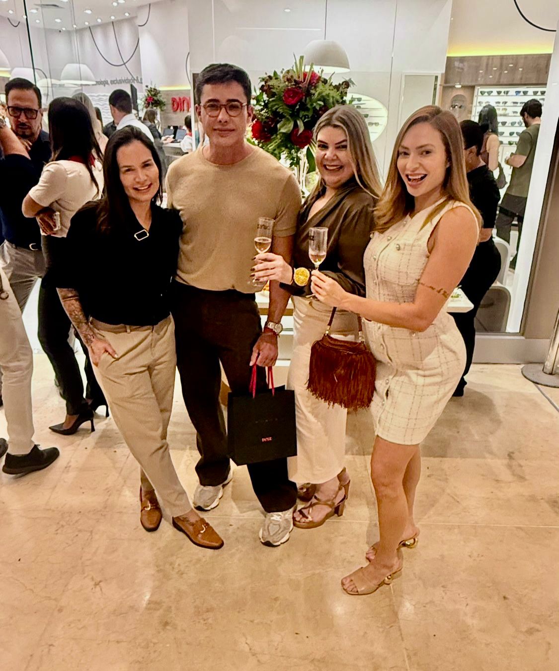 Inauguração da nova loja Diniz Prime, na Ala Parque do Shopping Vitória. Entre os que prestigiaram a noite estavam Jhennyfer Souza, Ricardo Silveira, FP e Jaqueline Marquess