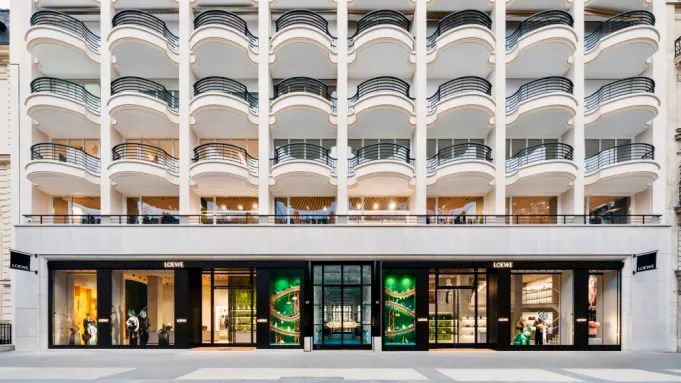 Casa Loewe inaugura na Avenue Montaigne em Paris