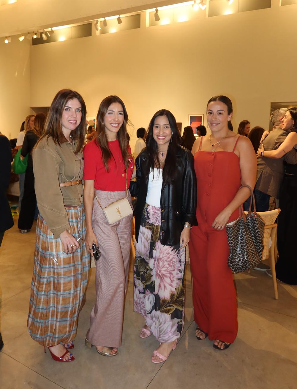 Enza Camata, Marina Coser, Thais Gama, Luiza Molina