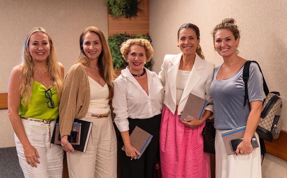 Mariela Gotardi, Letícia Simonetti, Lia, Flávia e Lúcia Dalla