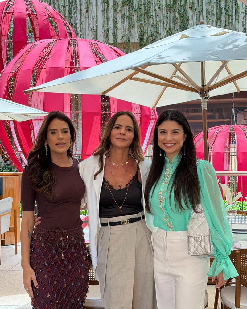 Emily Just, Emar Batalha e Amanda Martins