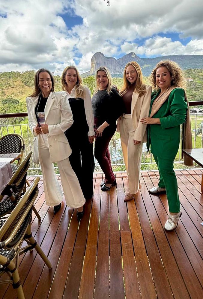 Jhennyfer Souza, Marcela Raizer, Fernanda Prates, Jaqueline Marques e Flavia Firmino