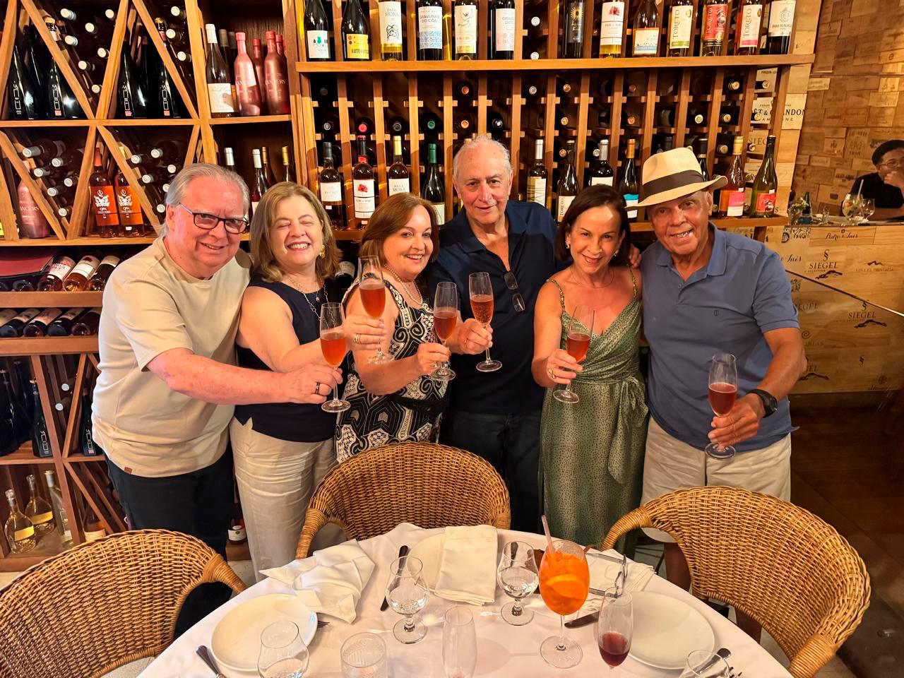 Três famílias amigas  no encontro anual. Luzia e Jhonson,  Elionete e Miguel Ângelo, Márcia e Marcio Lamy.  A amizade verdadeira não tem preço