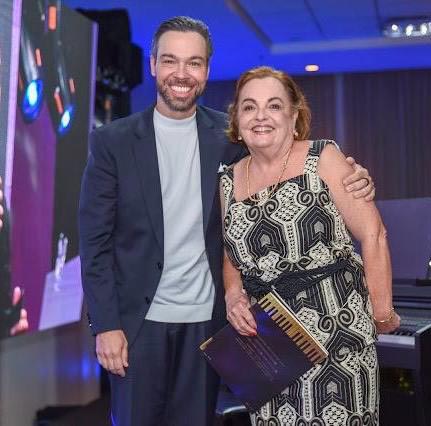Márcia Cabral Lamy de Miranda com seu professor de piano, Bruno Leão, na última audição em 12 de dezembro,  no Sheraton Hotel