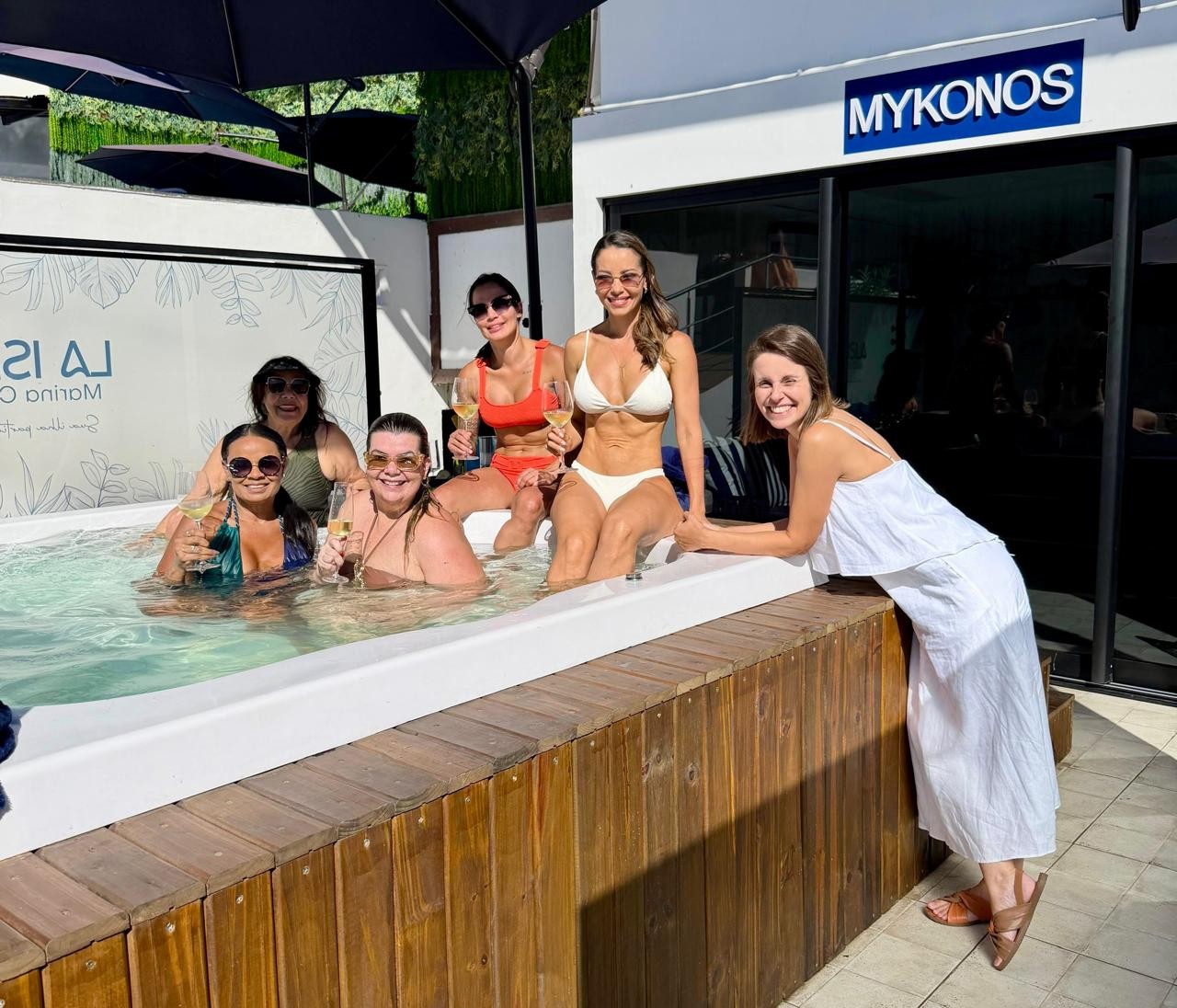 Cristiane e Regi Rocha, Fernanda Prates, Jhennyfer Souza, Michelly Fonseca e Renata Ferraz
