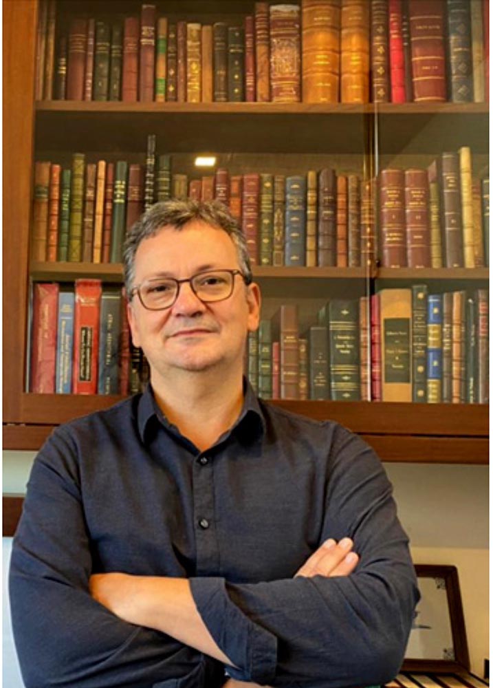 Escritor e poeta Jorge Elias Neto. Divulgação
